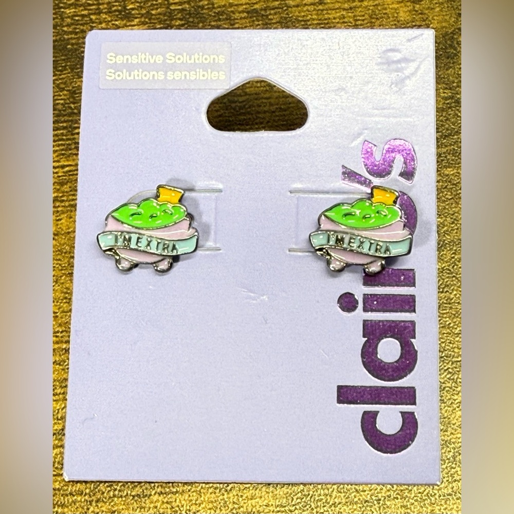 Cute Guacamole Stud Earrings with 'I'm Extra' Banner NWT
